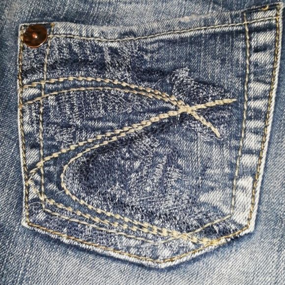 Silver Jeans Lola 17" Distressed 28‎ Flare Jeans - Picture 6 of 12